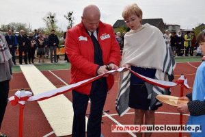 Uroczystość otwarcia boiska wielofunkcyjnego w Szkole Stowarzyszenia Przyjaciół Szkół Katolickich w Warząchewce Polskiej