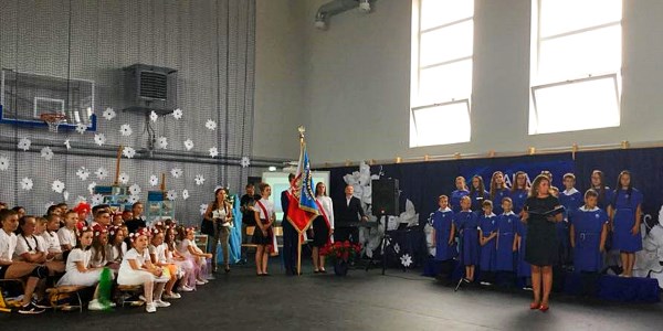 Uroczystość otwarcia nowej sali gimnastycznej w SP w Kruszynie z udziałem wiceministra sportu