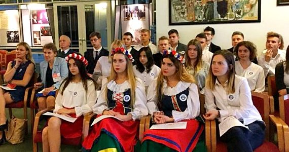 Młodzież z Zespołu Szkół Technicznych w Lipnie odwiedziła Sejm