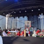 Spotkanie modlitewne Polska pod Krzyżem na lotnisku w Kruszynie