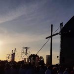 Spotkanie modlitewne Polska pod Krzyżem na lotnisku w Kruszynie