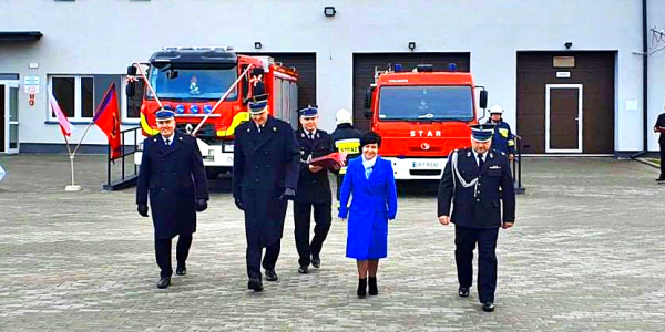Jednostki OSP w Rogowie i Starym Kobrzyńcu otrzymały wozy ratowniczo-gaśnicze
