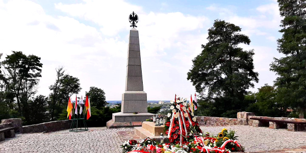Poseł Joanna Borowiak pamięta o Bohaterach, którzy bronili Ojczyzny i Włocławka przez najazdem bolszewickim