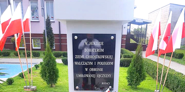 Uroczystość odsłonięcia pomnika w hołdzie Bohaterów walczącym o wolną Polskę