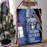 W Szkole Podstawowej w Siniarzewie odsłonięto pamiątkową tablicę upamiętniającą ofiary zbrodni w Katyniu i pod Smoleńskiem