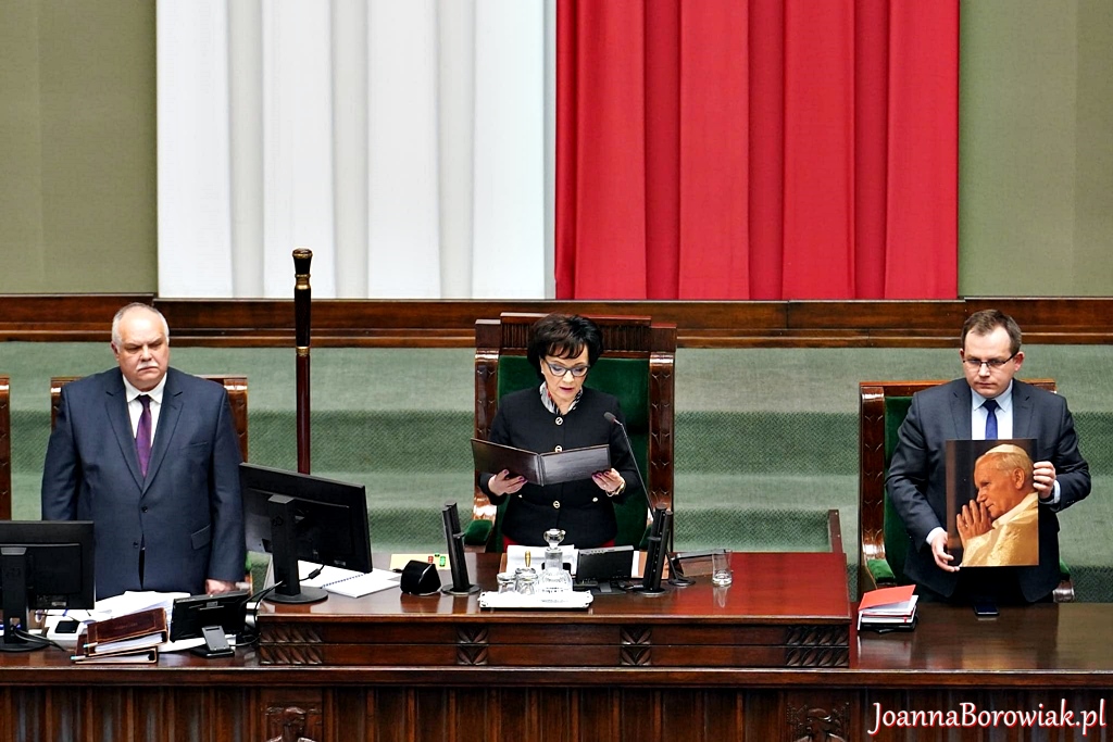 Sejm podjął uchwałę w sprawie obrony dobrego imienia św. Jana Pawła II